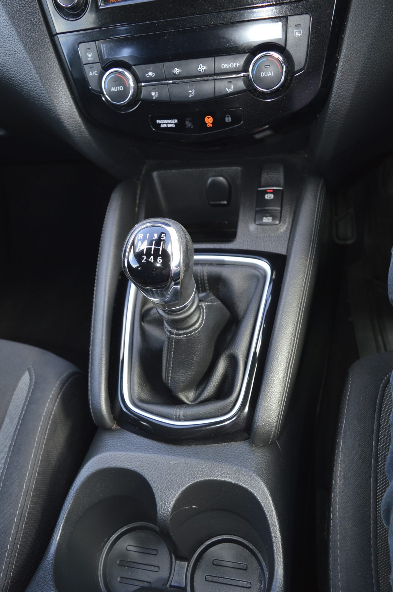 Nissan QASHQAI - Image 19