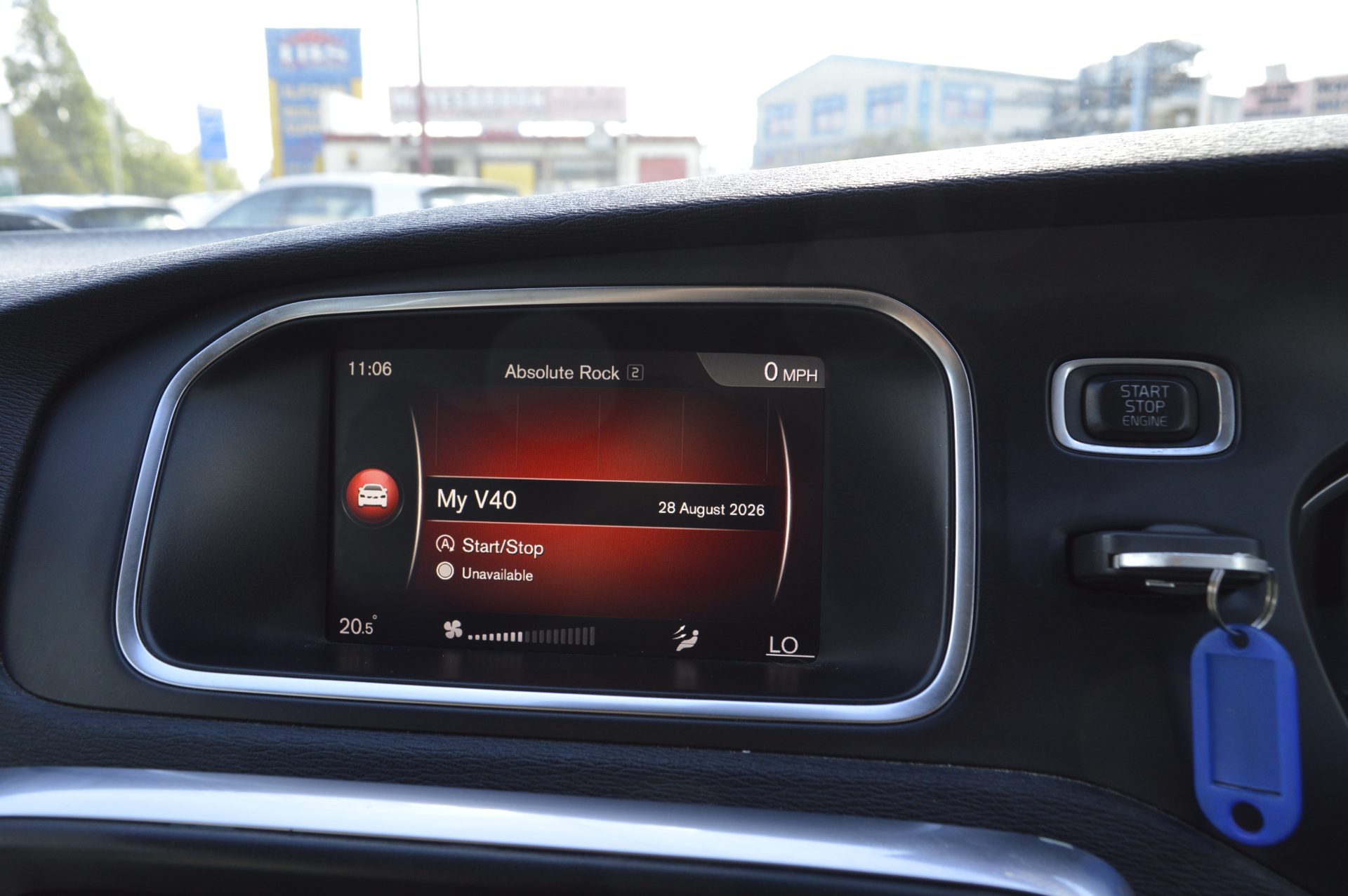 Volvo V40 CROSS COUNTRY - Image 18