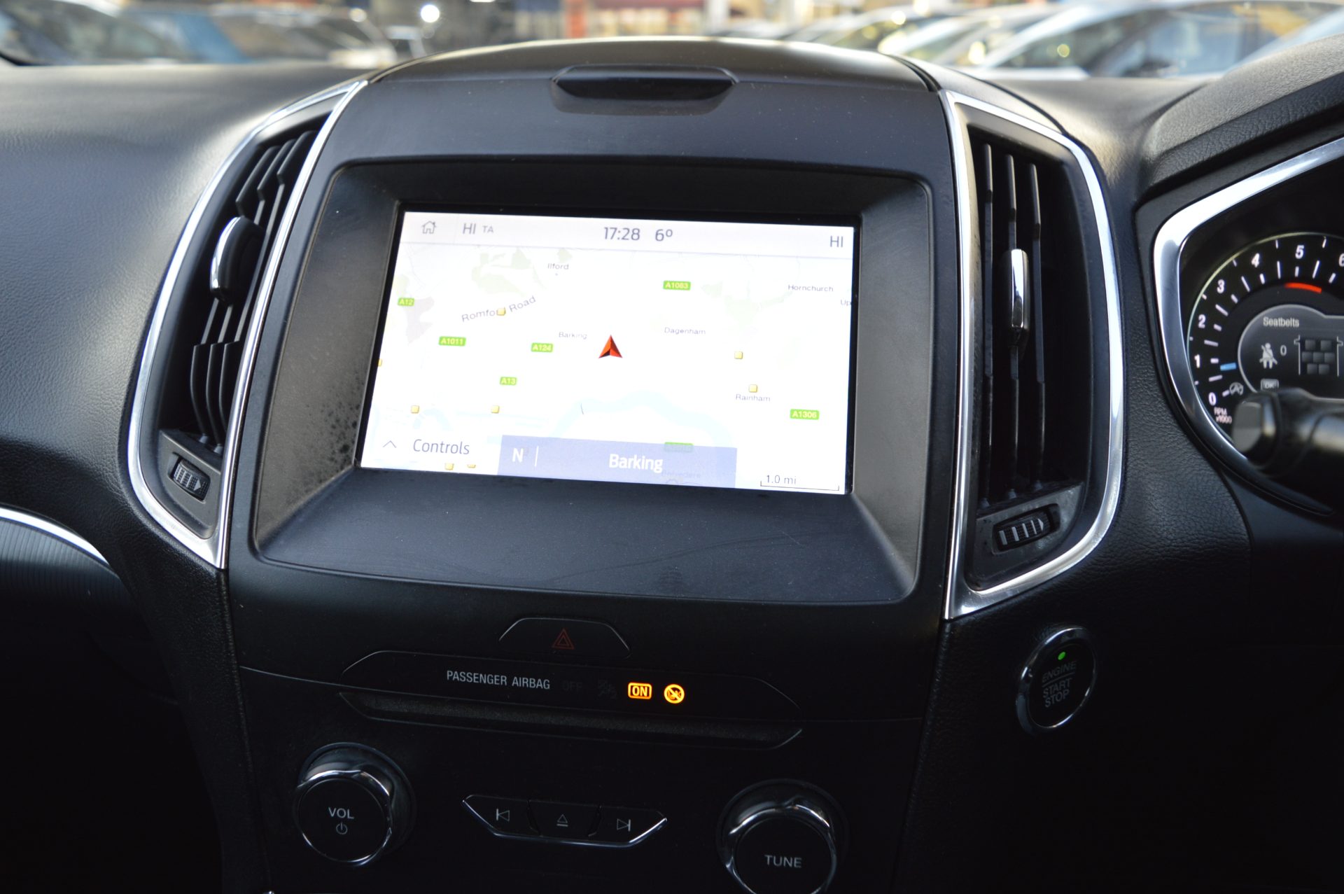 Ford Galaxy - Image 18