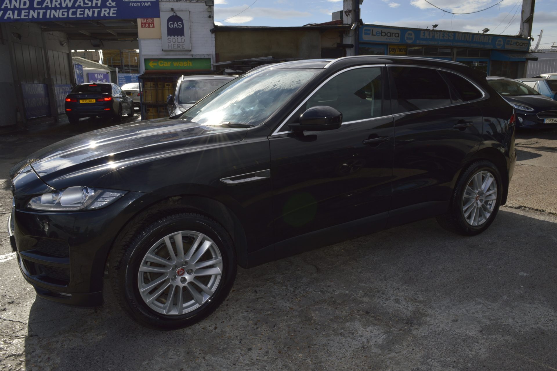 Jaguar F-PACE AUTO SUNROOF - Image 5