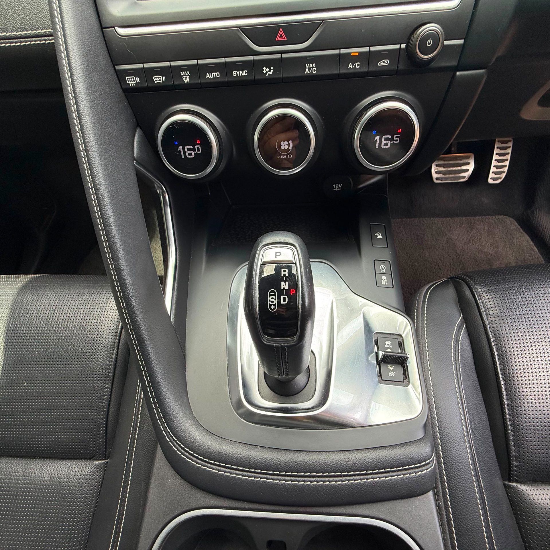 Jaguar Jaguar E-PACE 2.0 D150 R-Dynamic S SUV 5dr Diesel Auto AWD Euro 6 (s/s) (150 ps) - Image 15