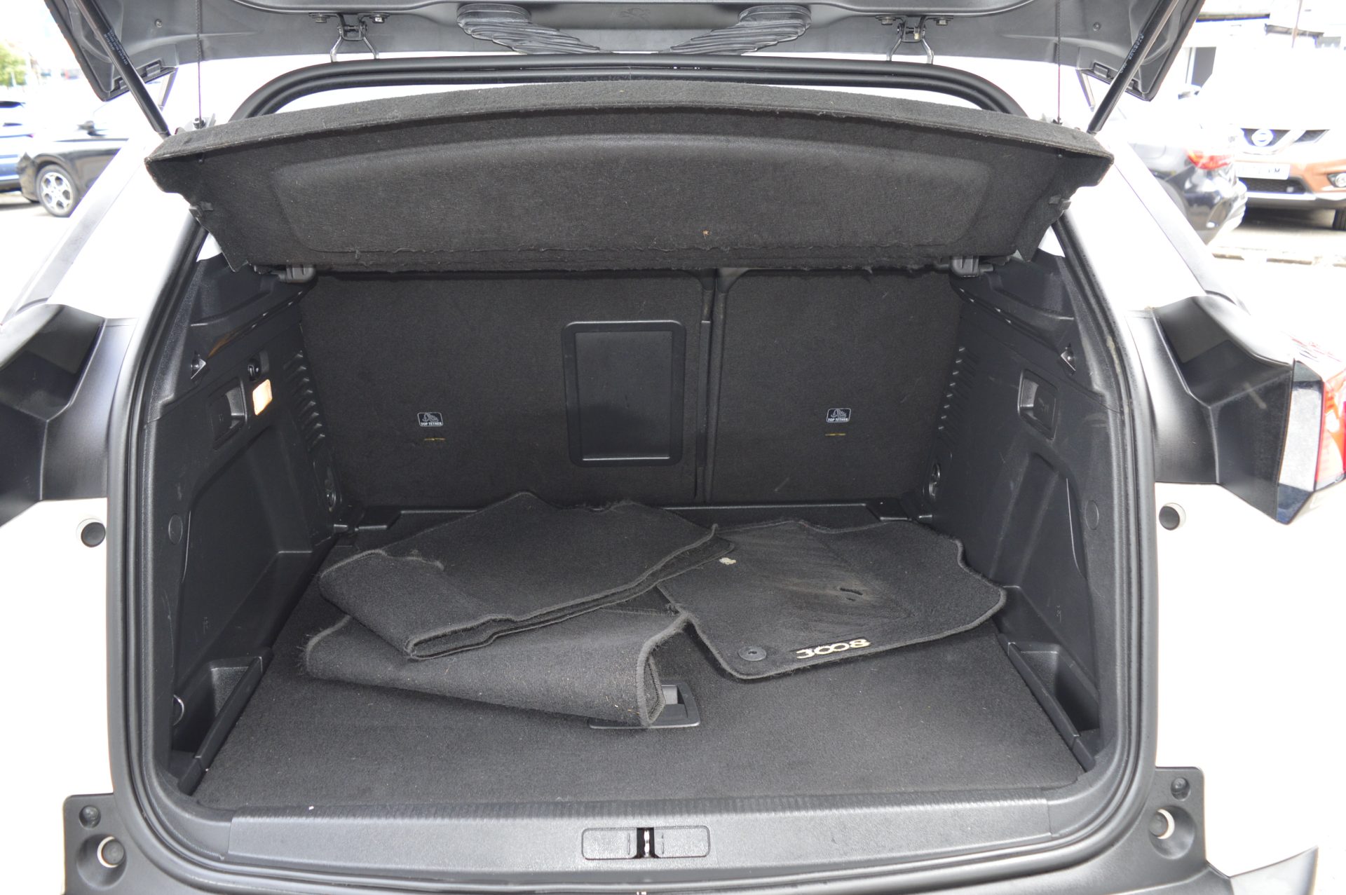 Peugeot 3008 - Image 9