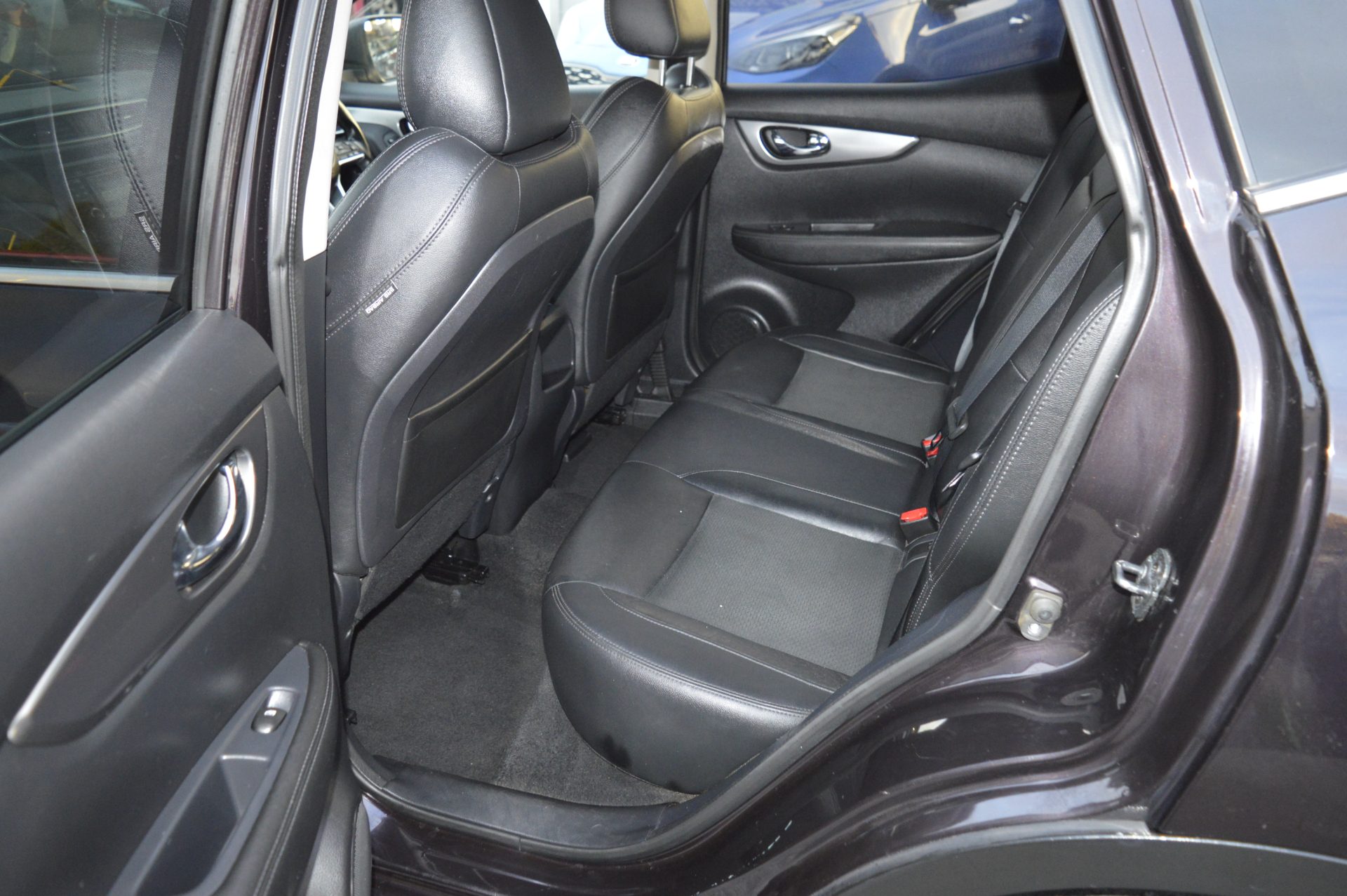 Nissan QASHQAI AUTO - Image 10