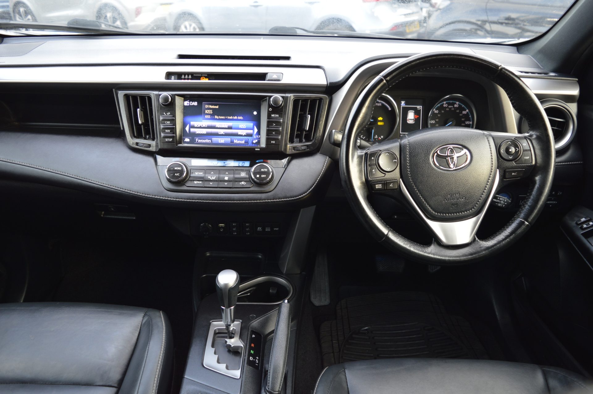 Toyota RAV 4 HYBRID AUTO - Image 14
