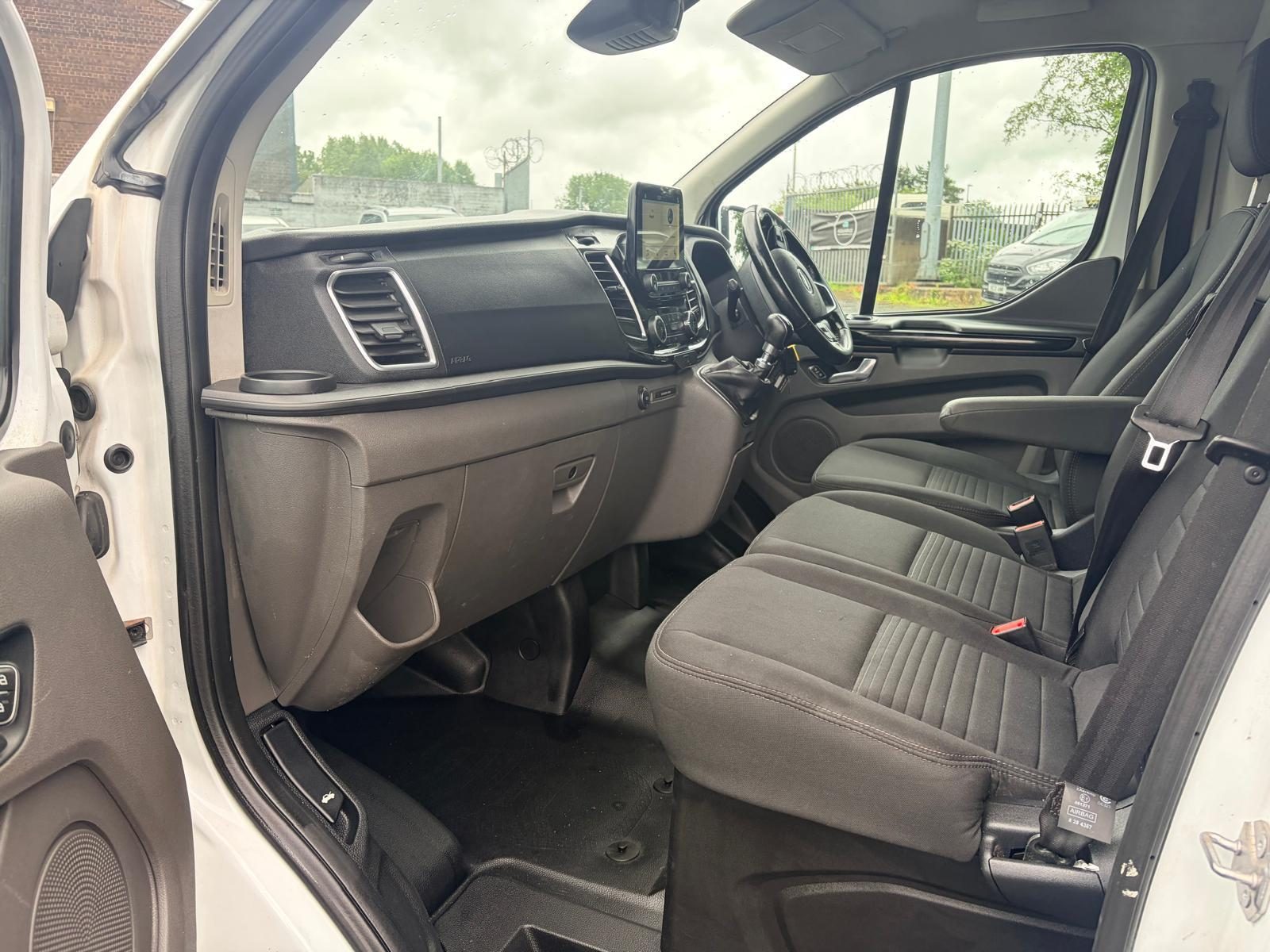 Ford Transit Custom 2.0 300 - Image 11