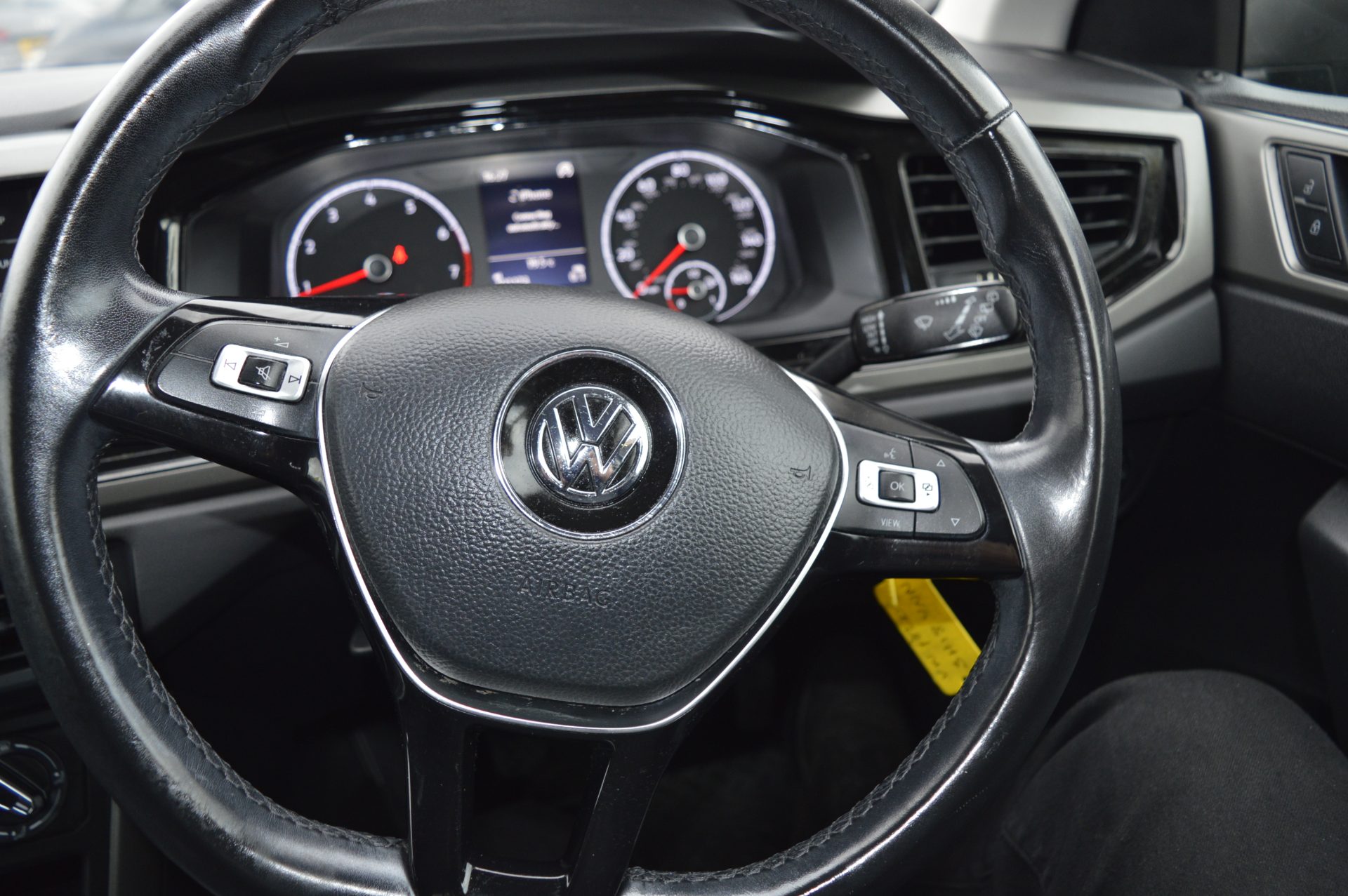 Volkswagen POLO - Image 16