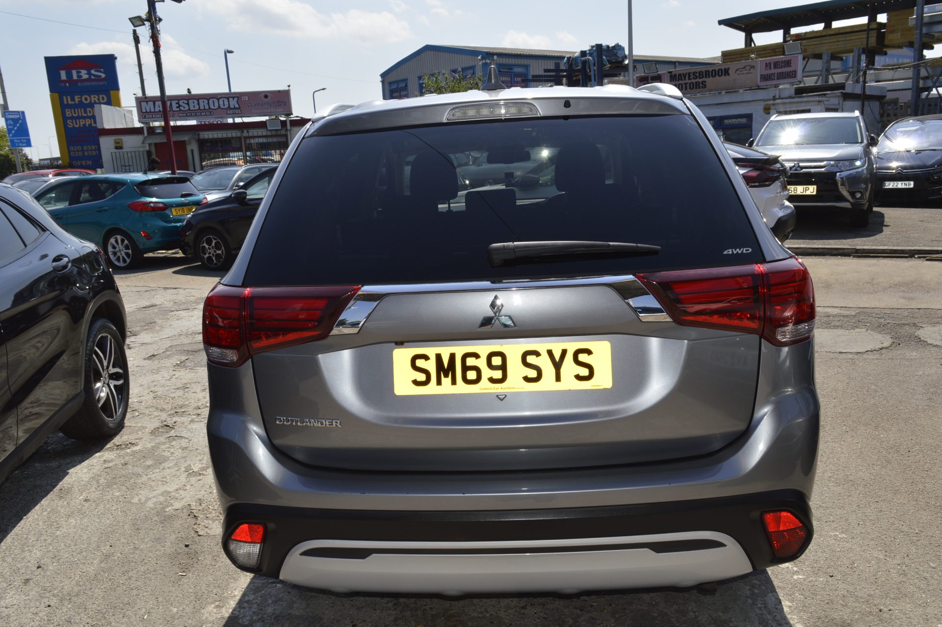 Mitsubishi OUTLANDER - Image 8