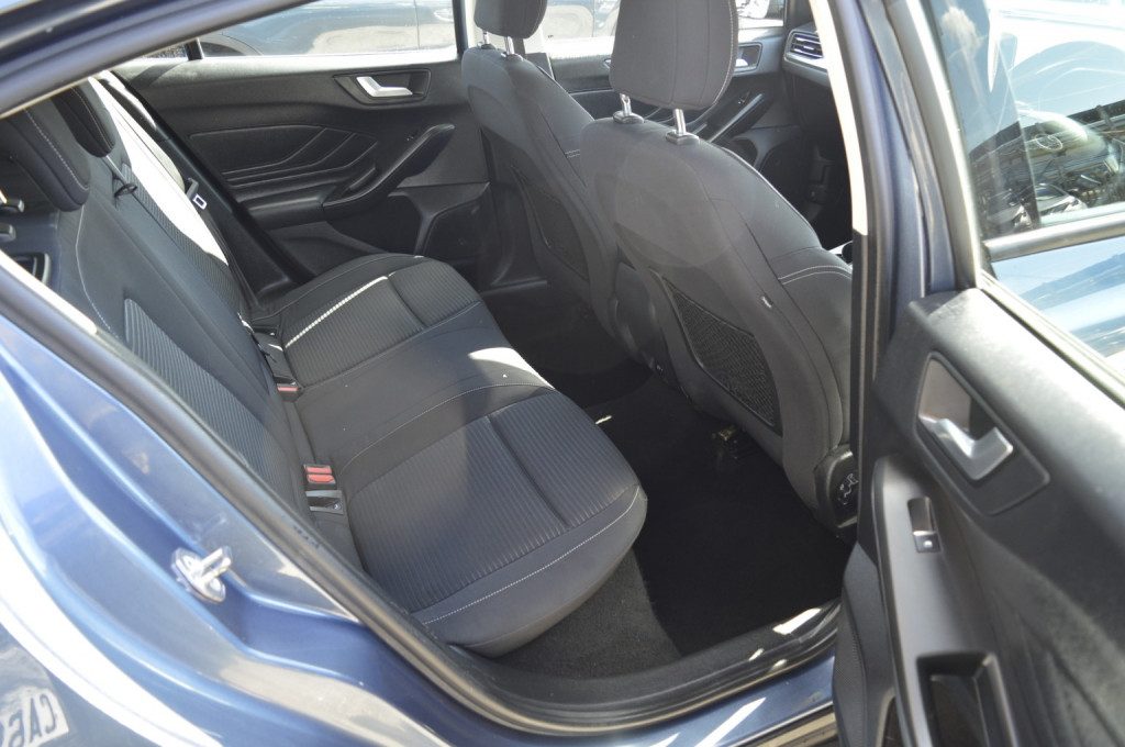 Ford Focus - Image 9