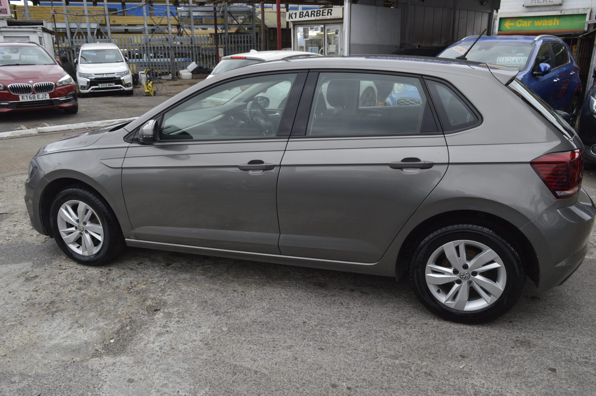 Volkswagen POLO - Image 5