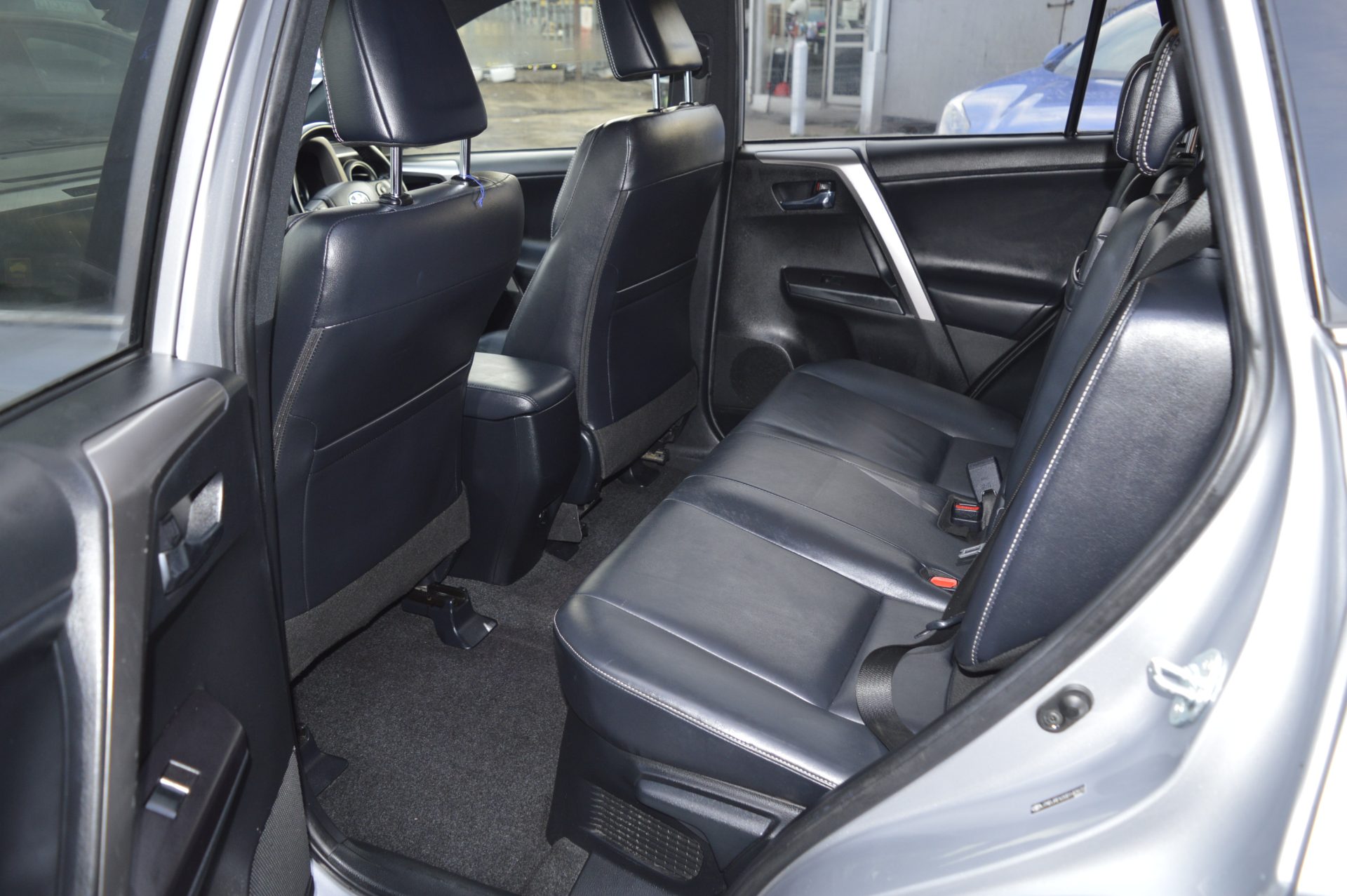 Toyota RAV 4 HYBRID AUTO - Image 11