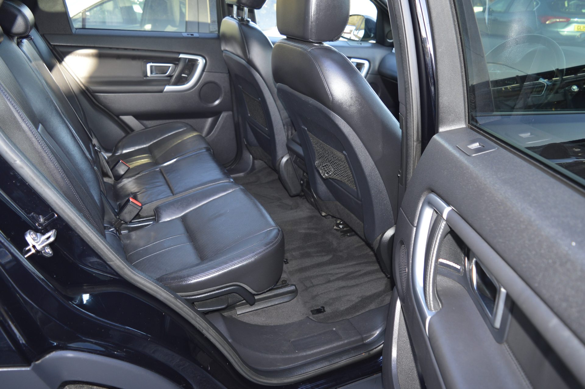 Land Rover DISCOVERY HSE AUTO 7 SEATS - Image 14