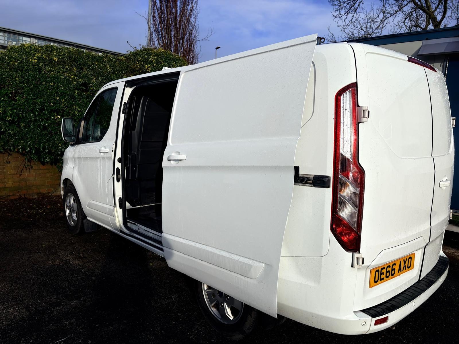 Ford Transit Custom 2.0 Tdci - Image 14