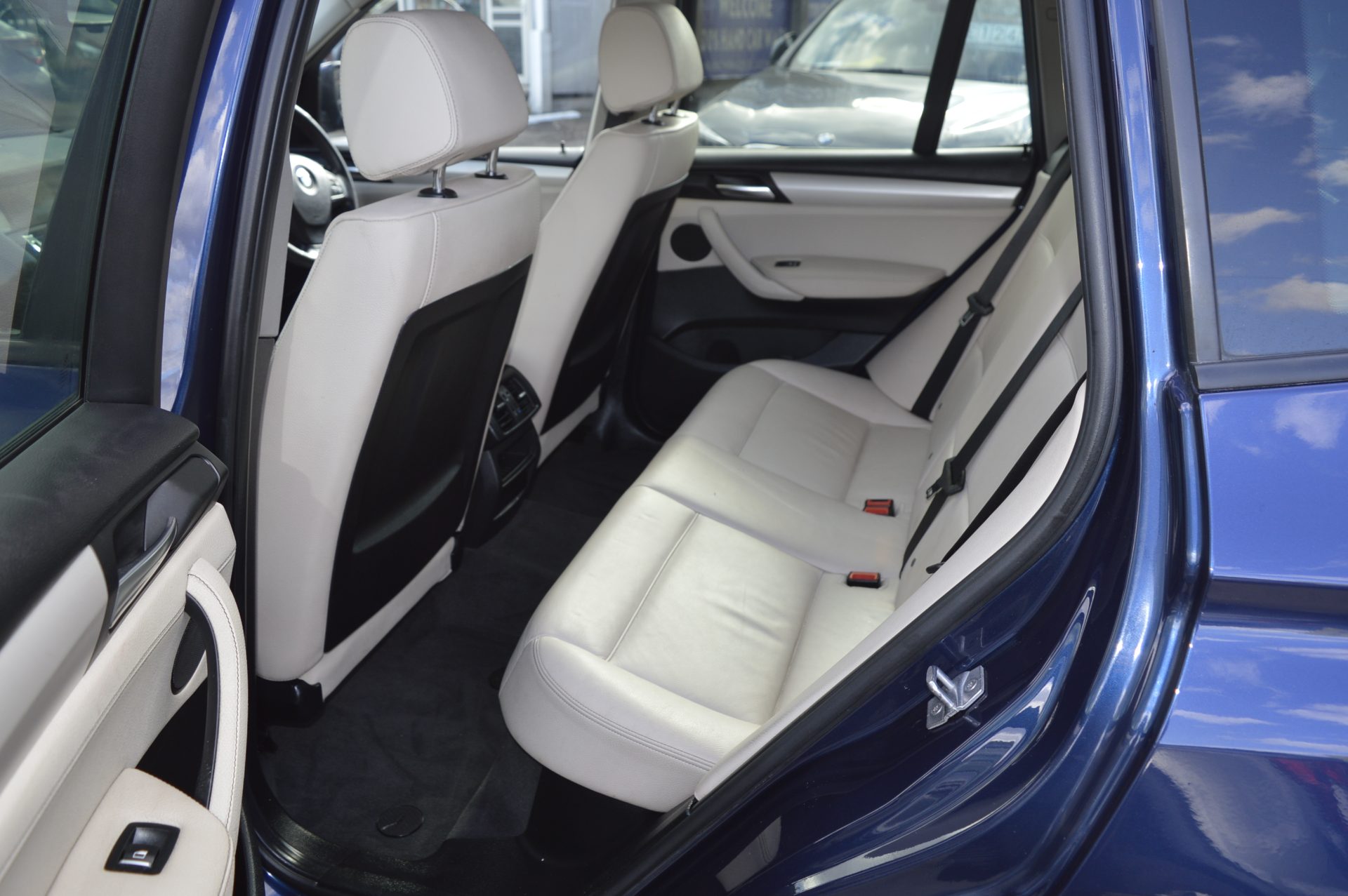 Bmw X3 AUTO LEATHER SAT NAV - Image 11