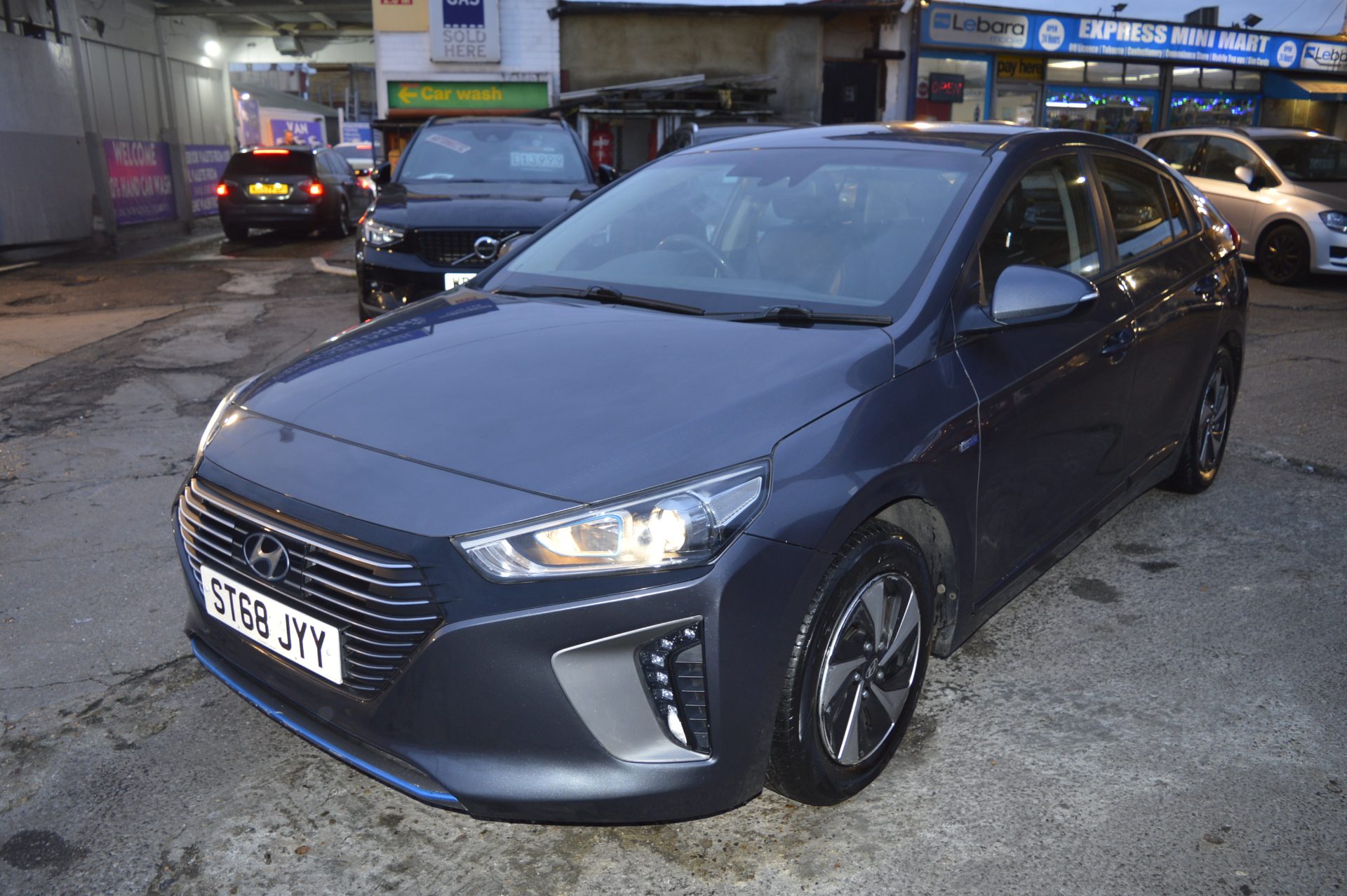 Hyundai IONIQ HYBRID AUTO - Image 3