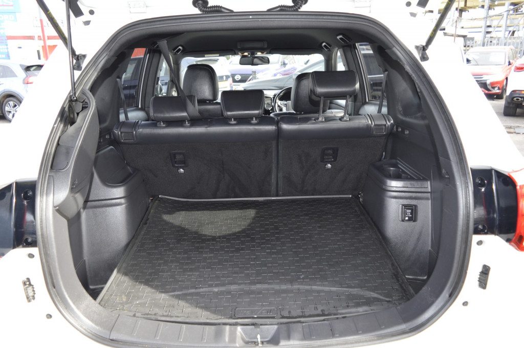 Mitsubishi Outlander - Image 10