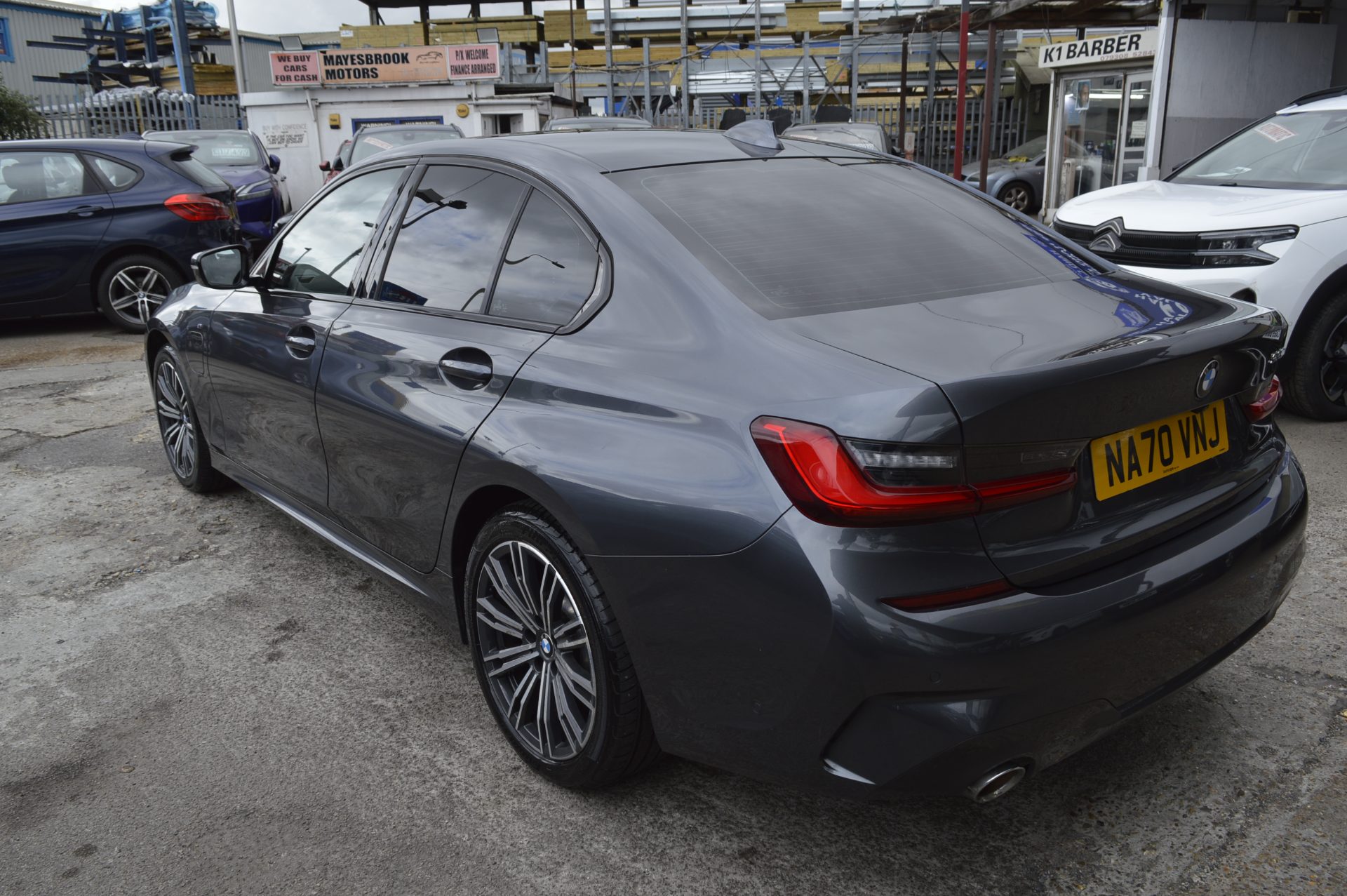 Bmw 330e PLUG IN HYBRID - Image 4