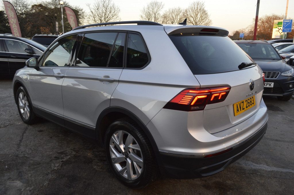 Volkswagen Tiguan - Image 5