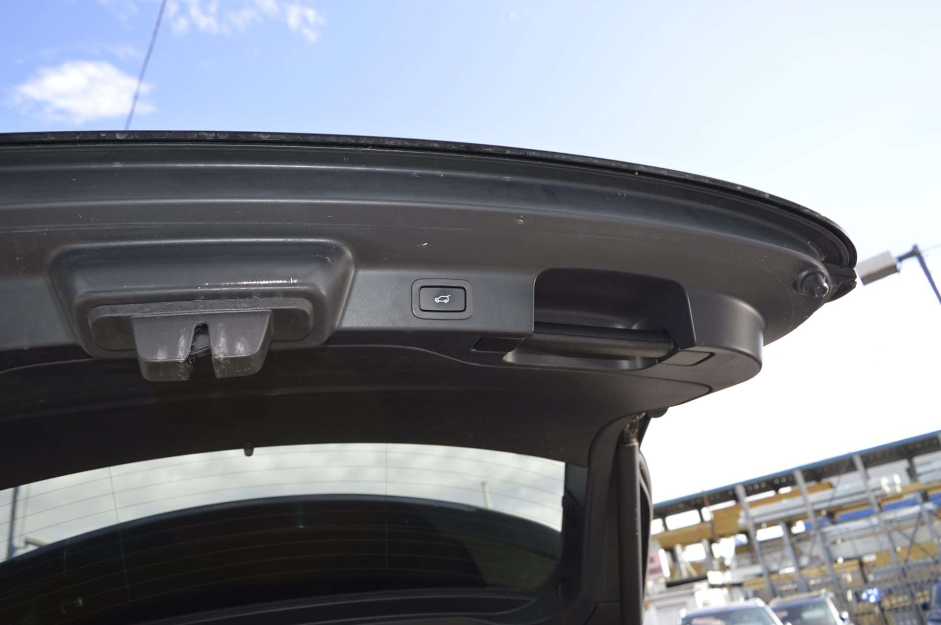 Jaguar F-PACE AUTO SUNROOF - Image 10