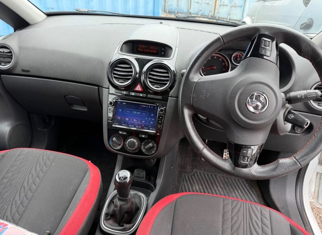 Vauxhall Corsa sri - Image 9