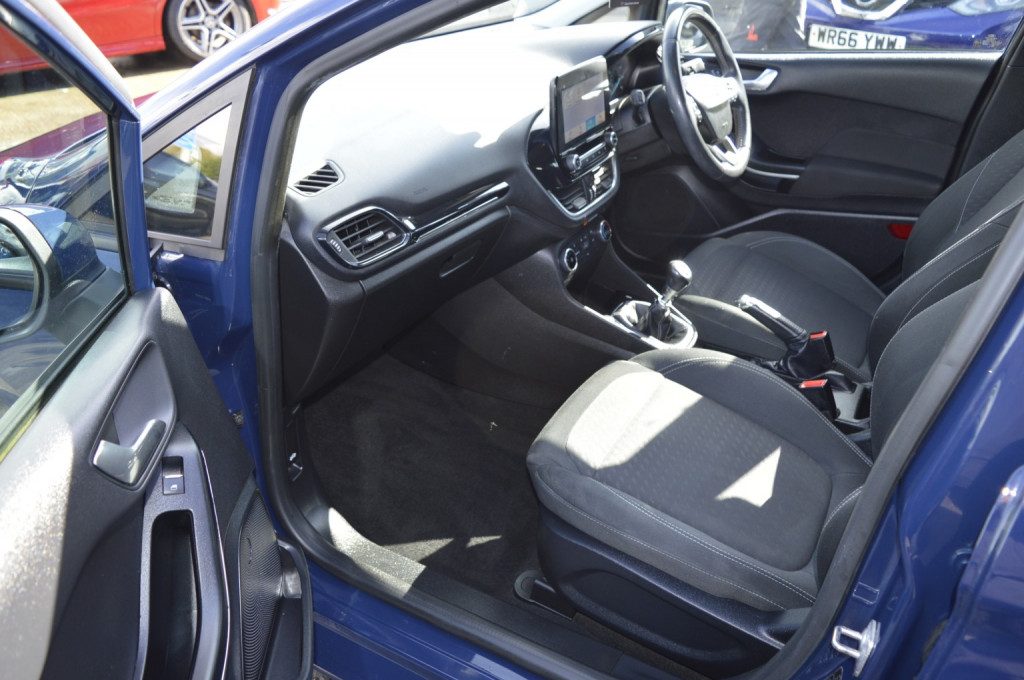 Ford Fiesta - Image 12