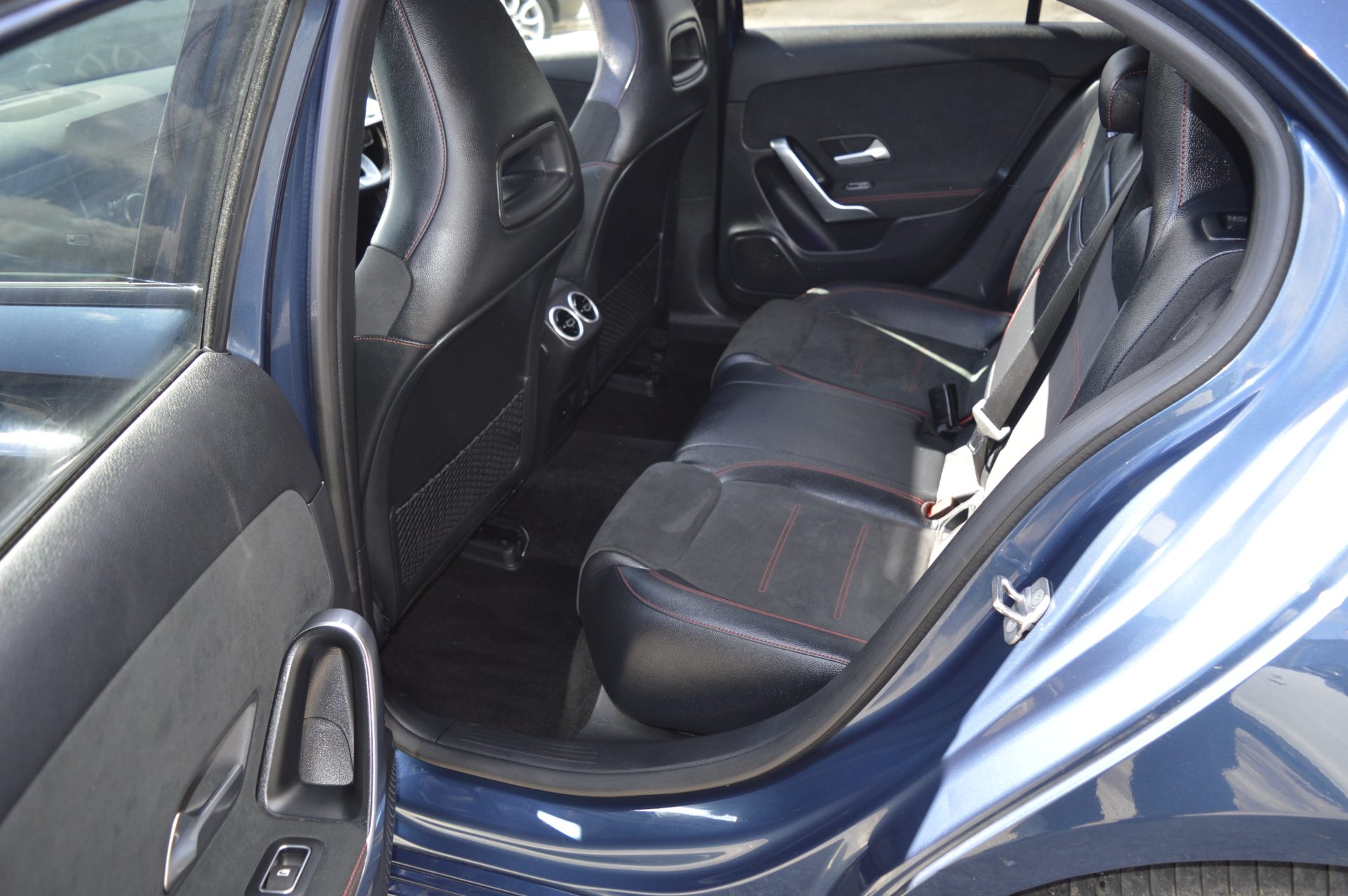 Mercedes-benz A250E AUTO PLUG IN HYBRID - Image 10