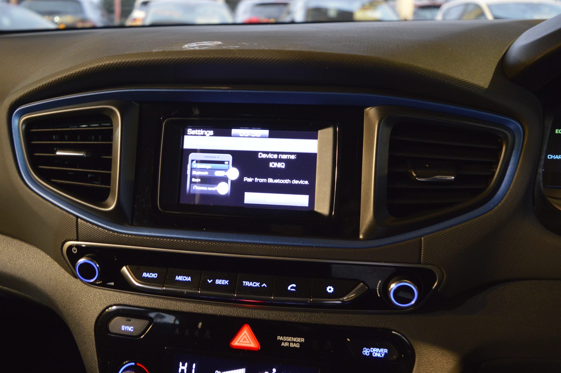 Hyundai IONIQ HYBRID AUTO - Image 17