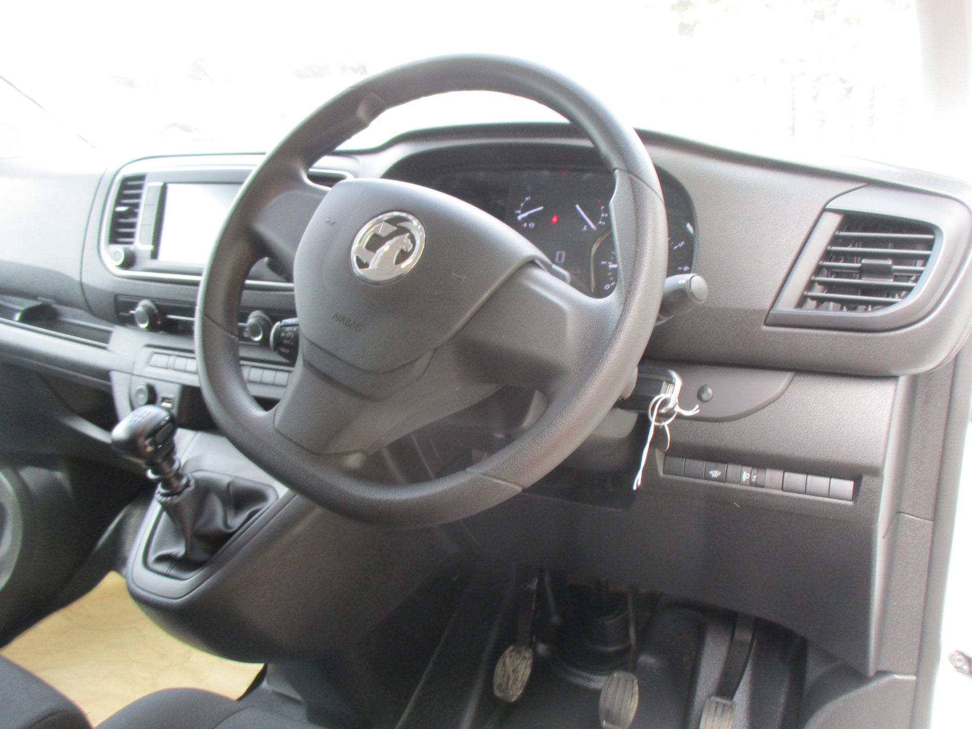 Vauxhall VIVARO PRO L2 H1 - Image 10