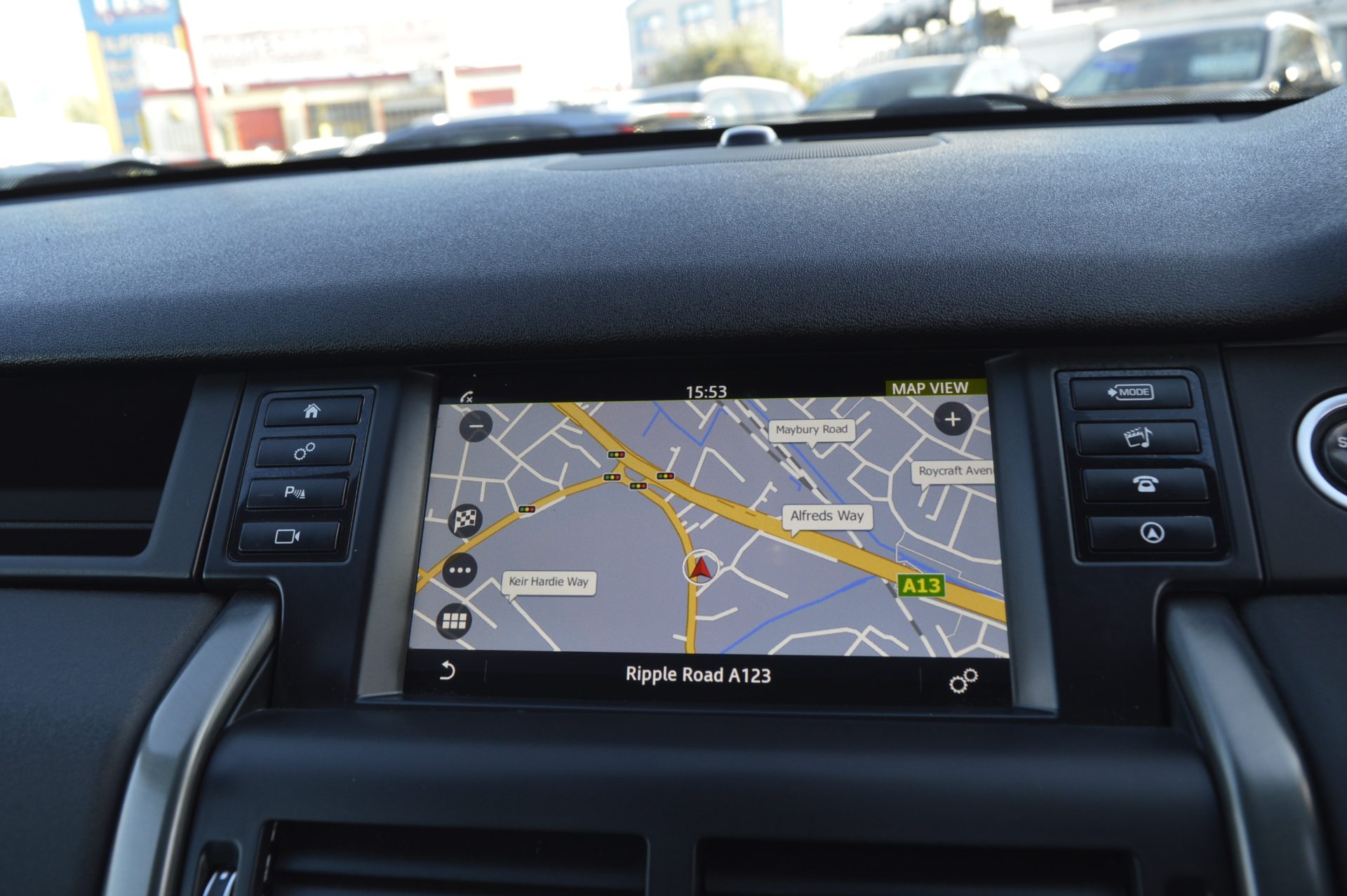 Land Rover DISCOVERY HSE AUTO 7 SEATS - Image 19