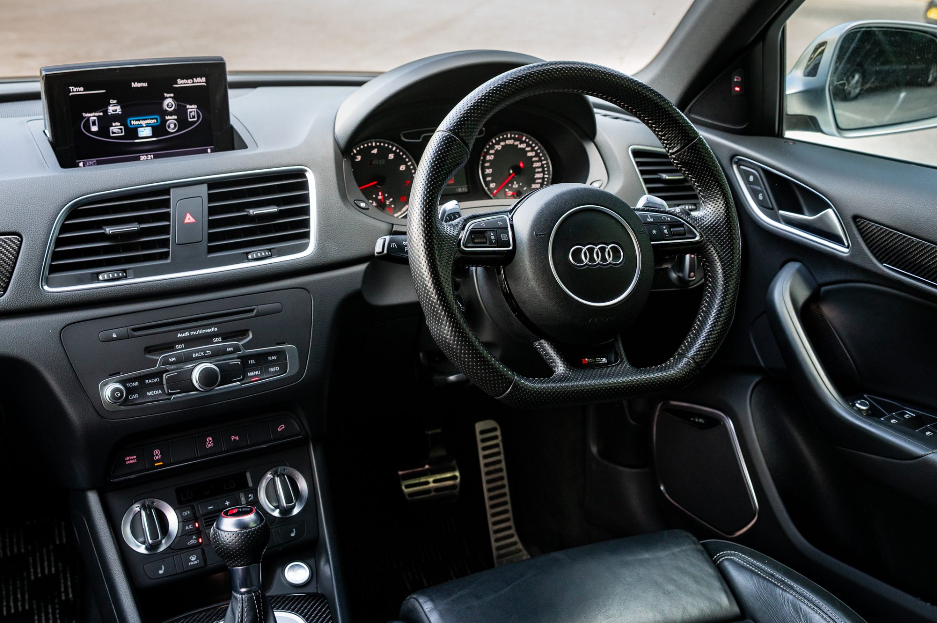 Audi RSQ3 - Image 25