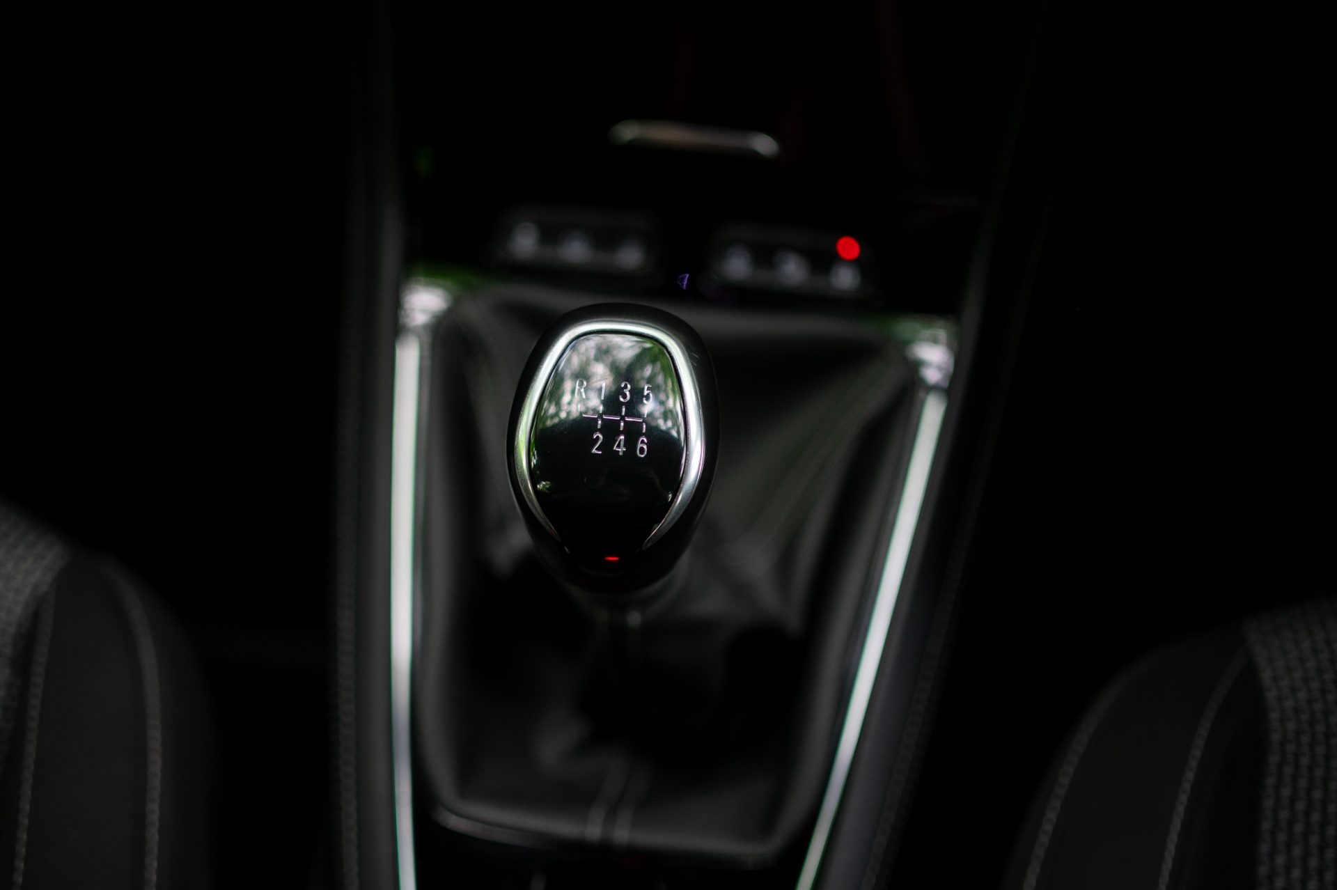 Vauxhall Grandland X 1.5 Turbo D BlueInjection SE - Image 12