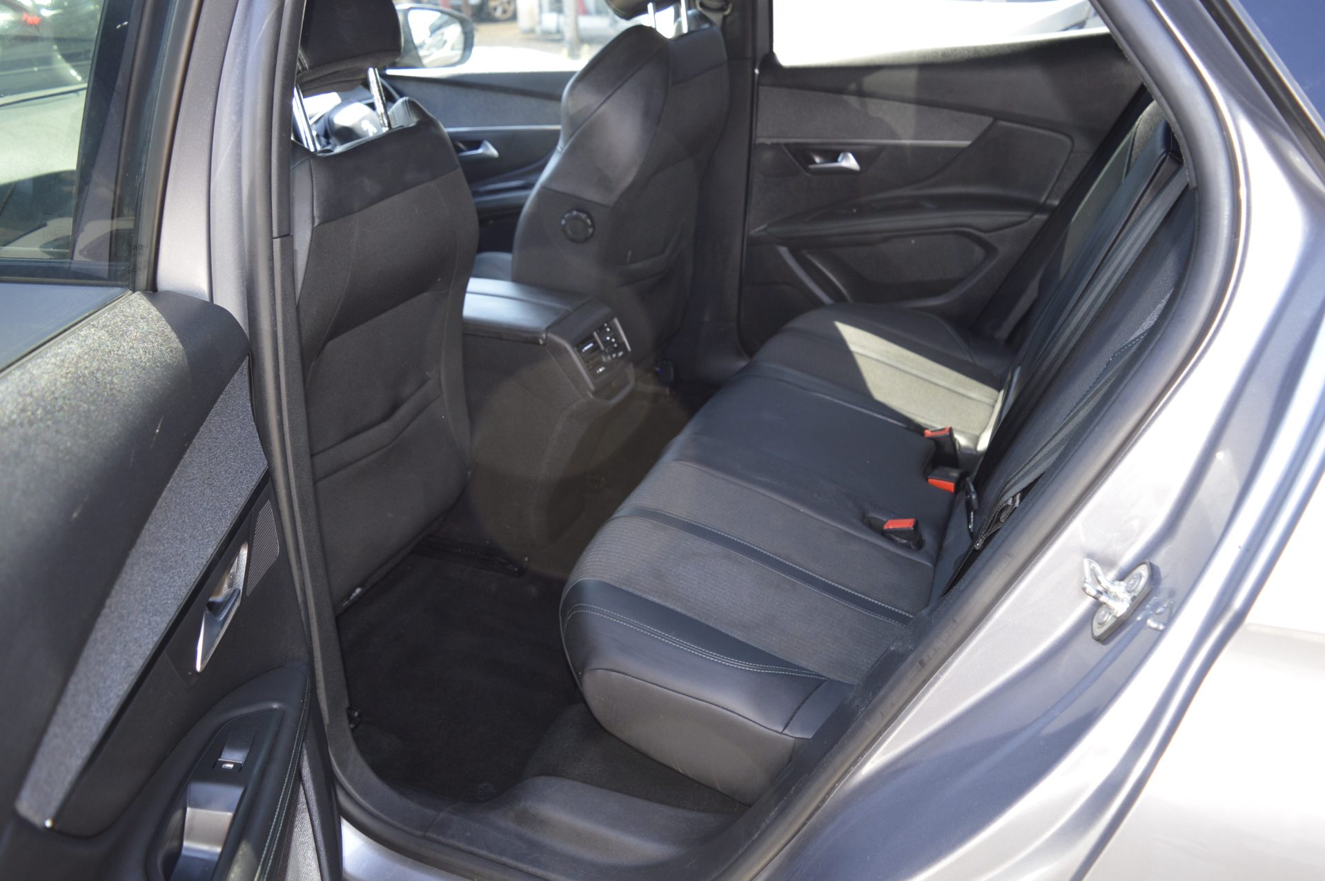 Peugeot 3008 - Image 10