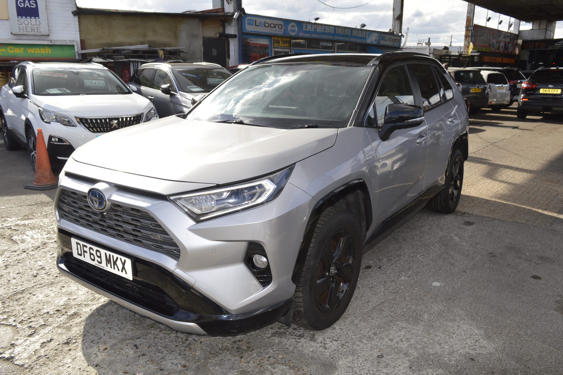 TOYOTA RAV-4 HYBRID - Image 3