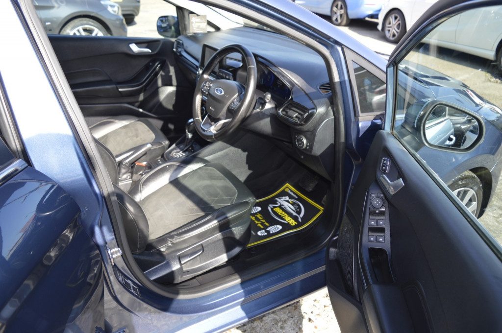 Ford Fiesta - Image 10