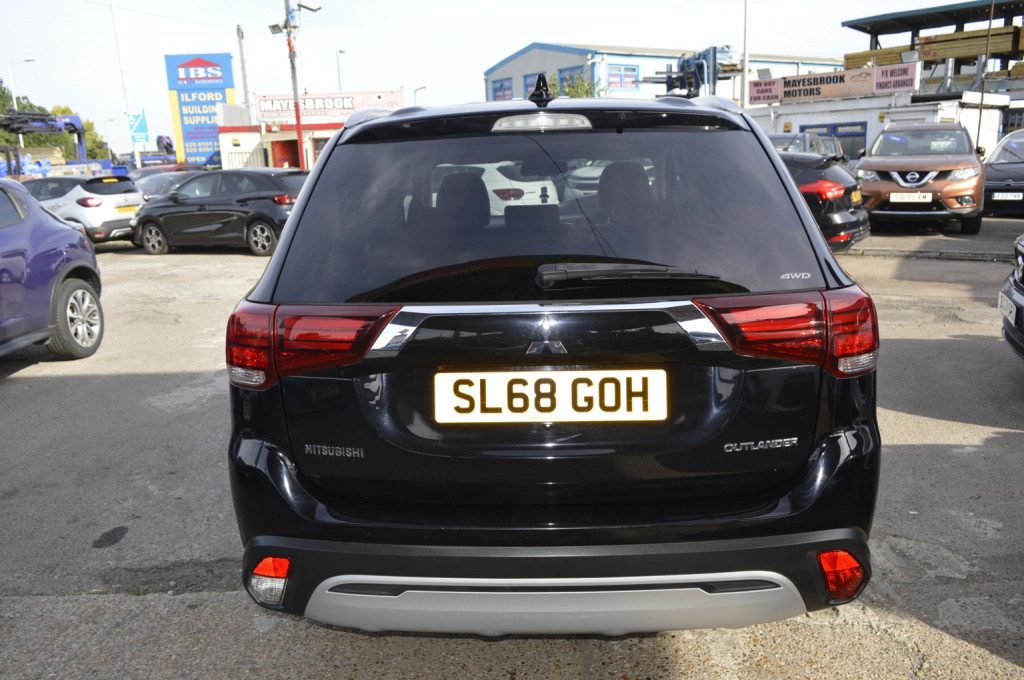Mitsubishi Outlander - Image 9