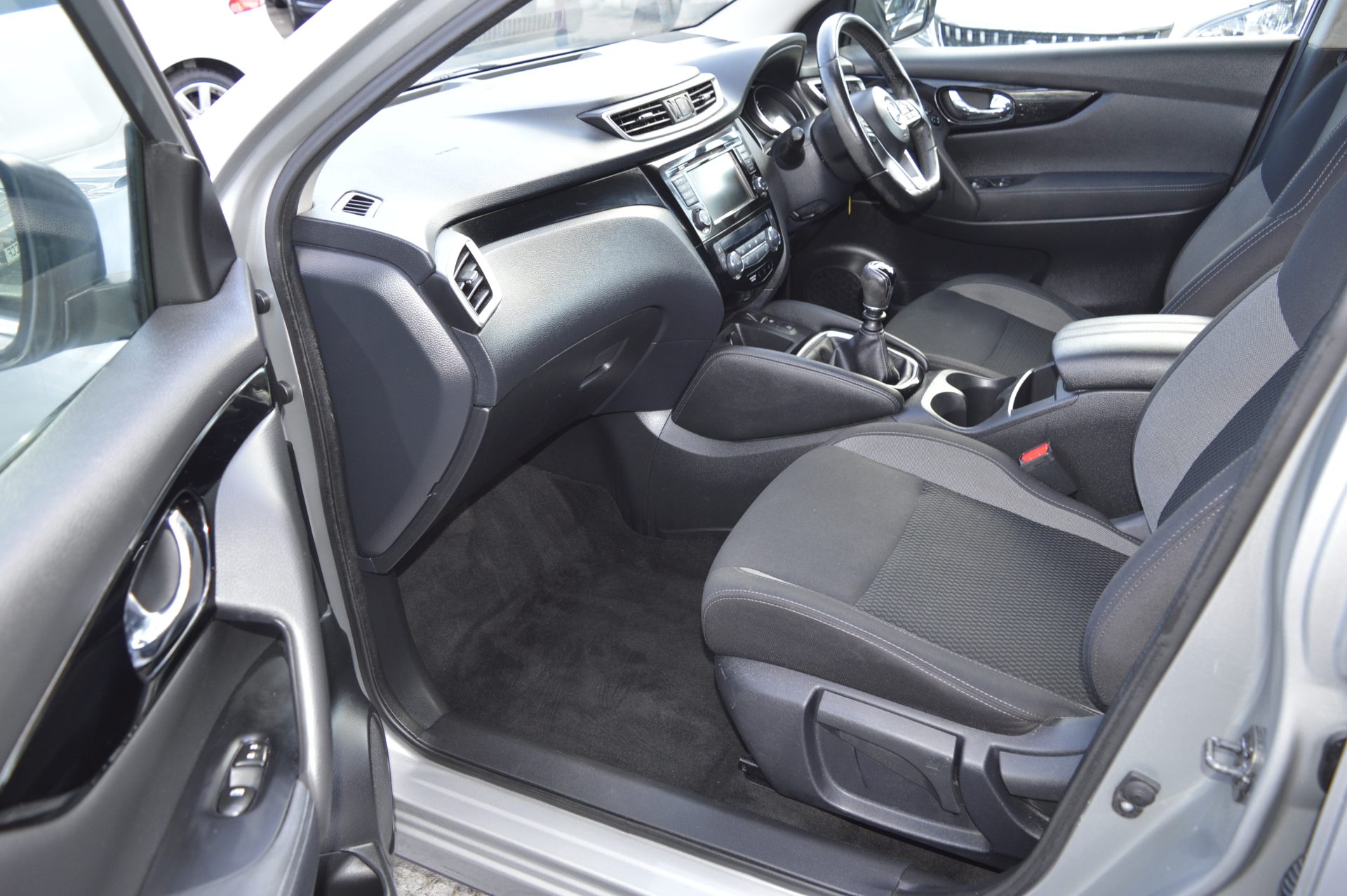 Nissan QASHQAI - Image 11