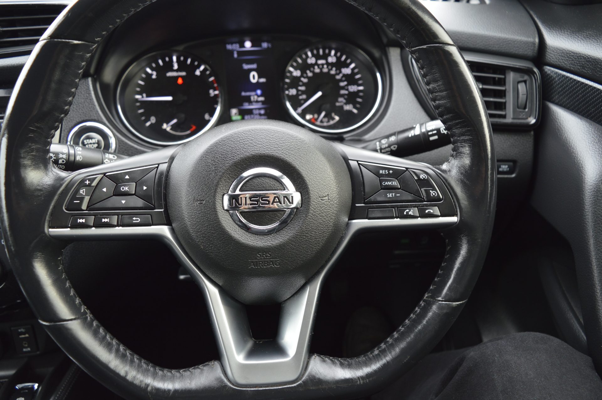 Nissan X-TRAIL AUTO 7 SEATS SUNROOF - Image 19