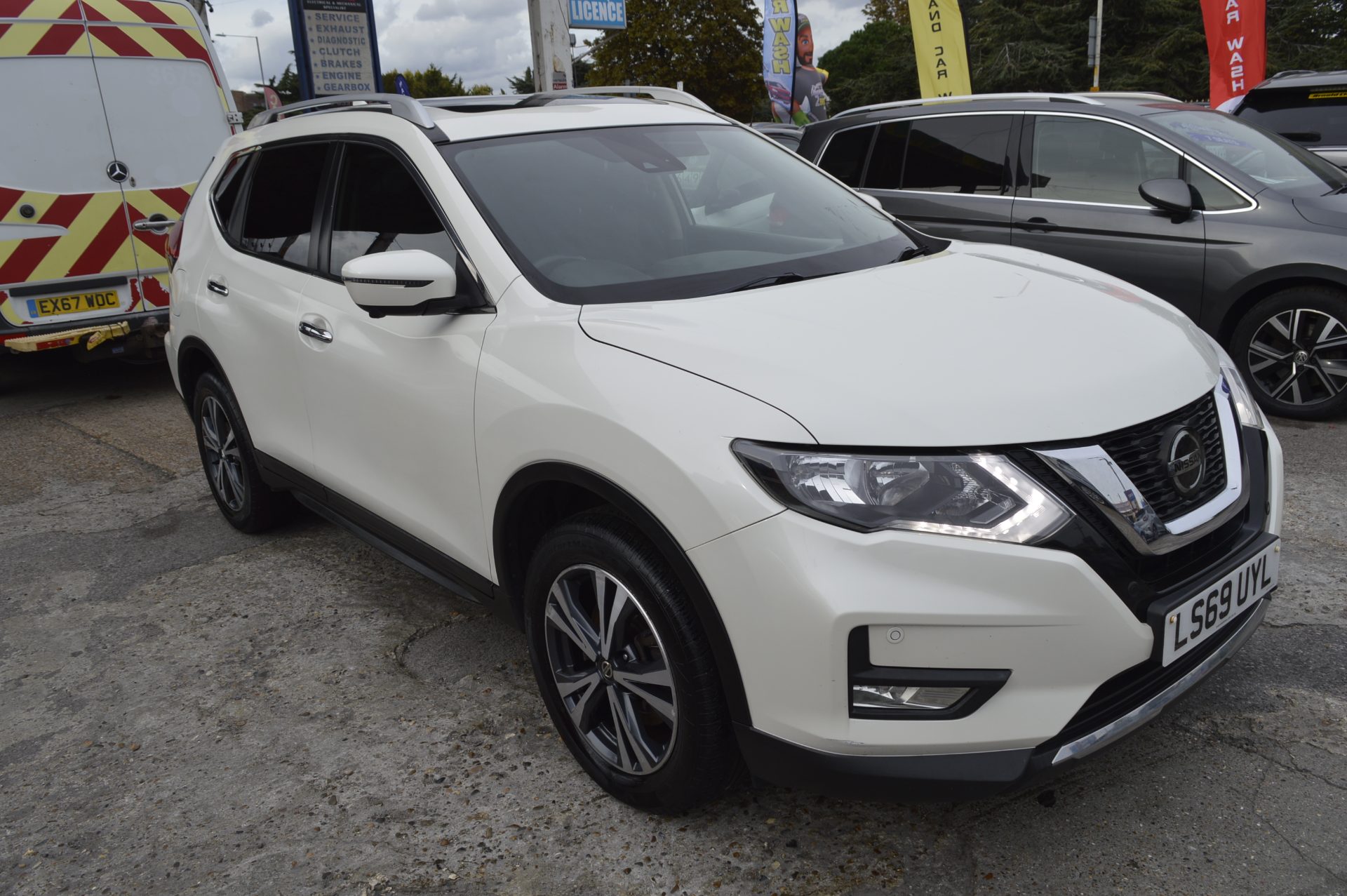 Nissan X-TRAIL AUTO 7 SEATS SUNROOF