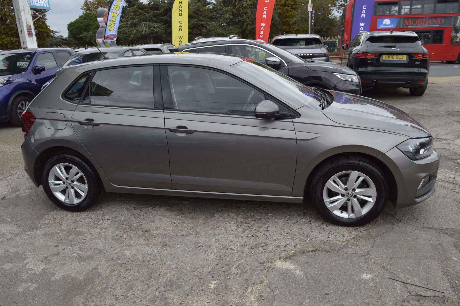 Volkswagen POLO - Image 6