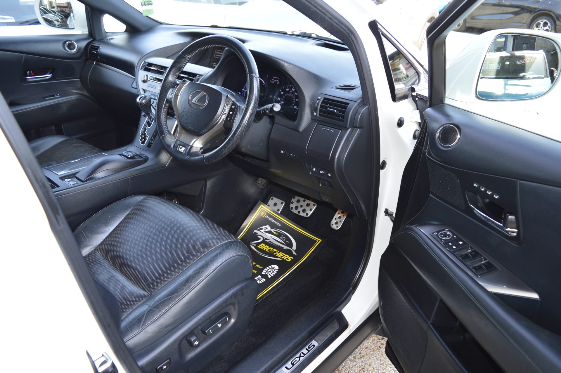 Lexus RX450H - Image 15