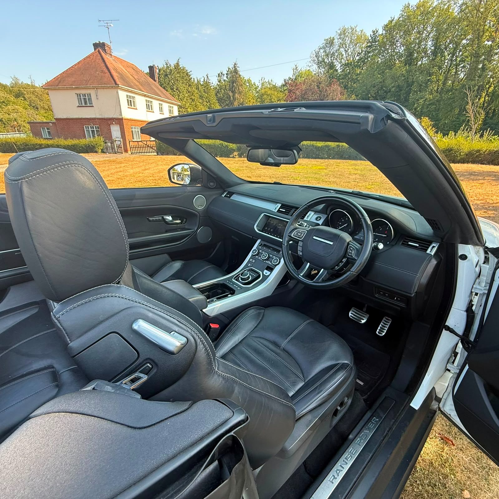 Land Rover Land Rover Range Rover Evoque 2.0 TD4 HSE Dynamic Convertible 2dr Diesel Auto 4WD Euro 6 (s/s) (180 ps) - Image 13