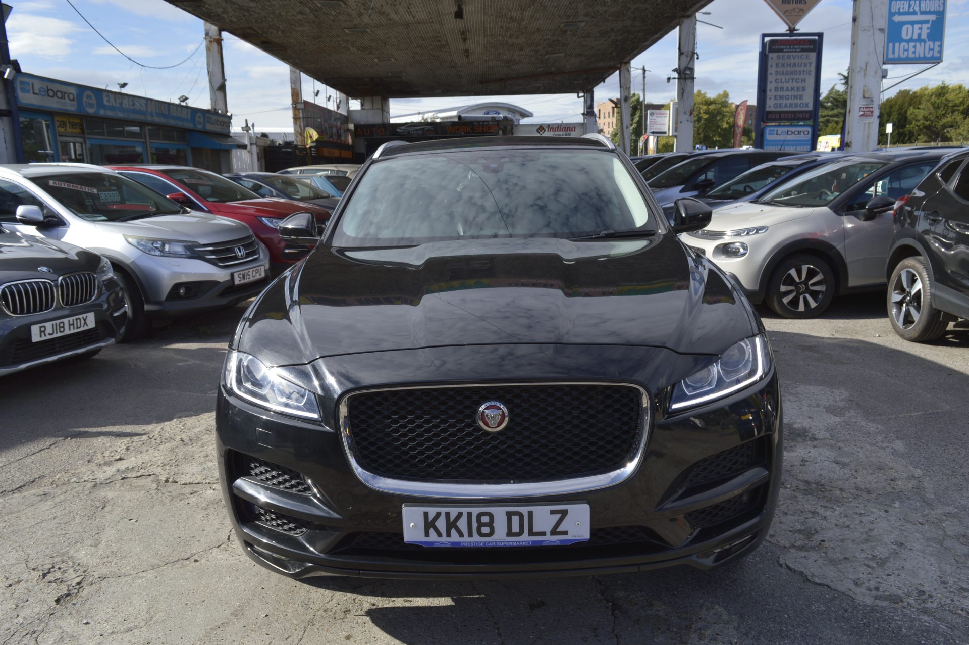 Jaguar F-PACE AUTO SUNROOF - Image 7