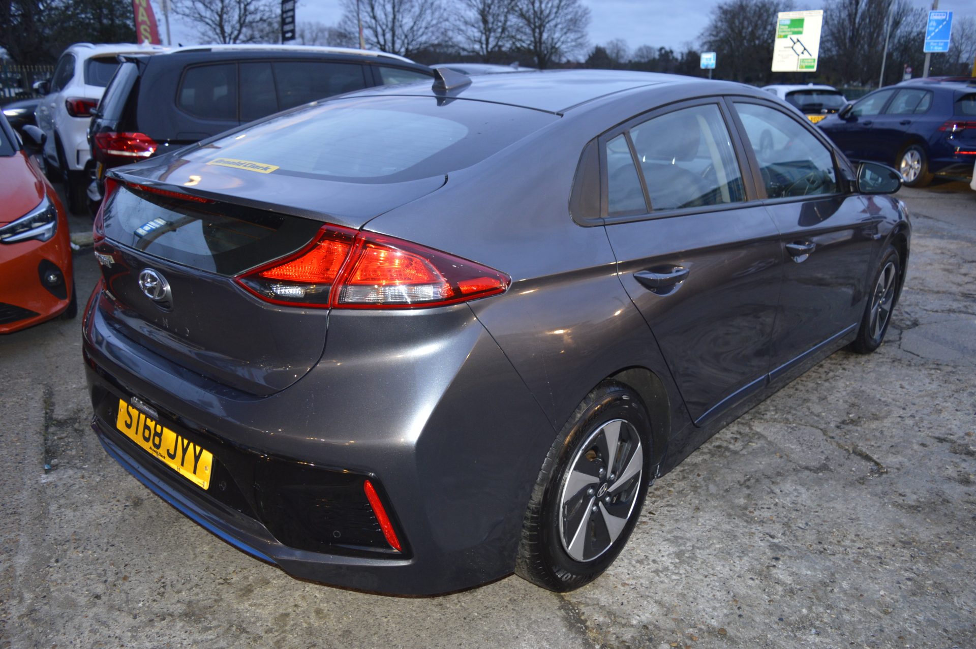Hyundai IONIQ HYBRID AUTO - Image 2