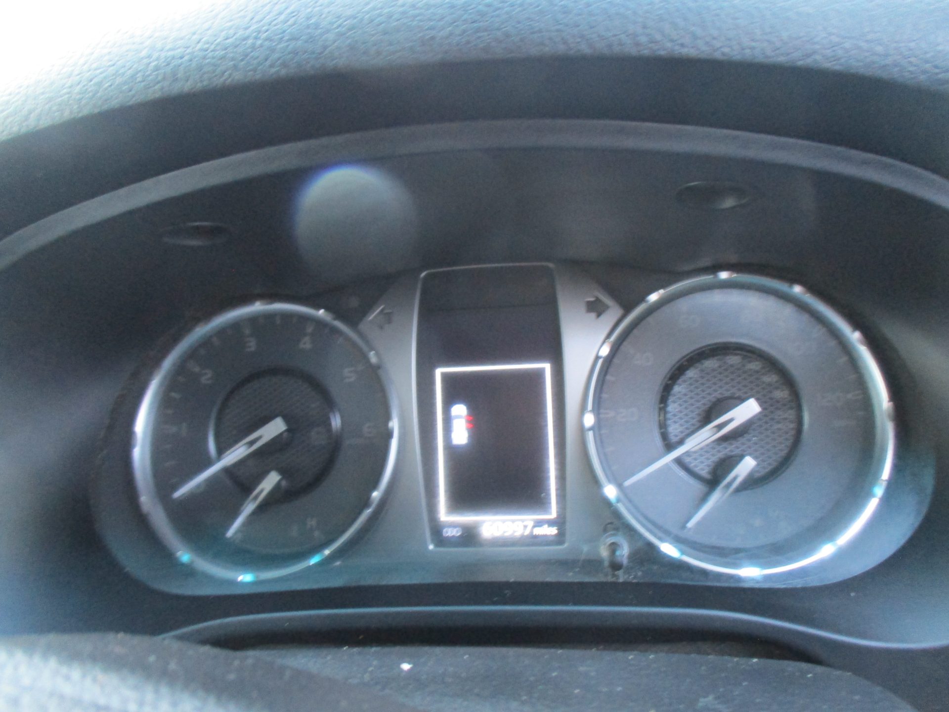 Toyota HILUX INVINCIBLE Double Cab 4x4 pickup - Image 7