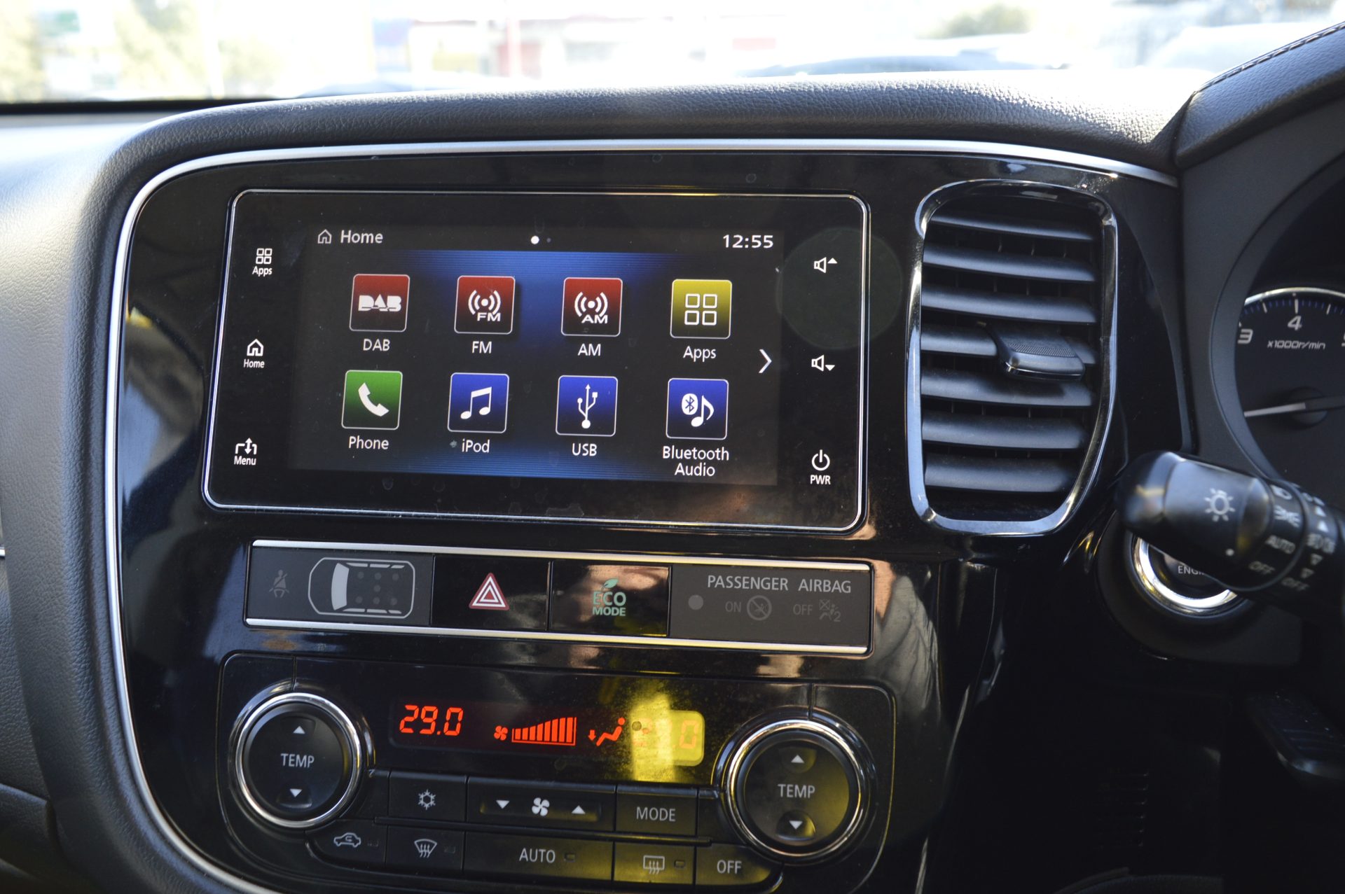Mitsubishi OUTLANDER AUTO 7 SEATS - Image 20