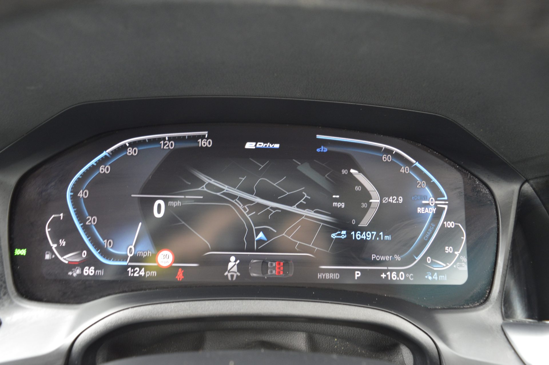 Bmw 330e PLUG IN HYBRID - Image 16
