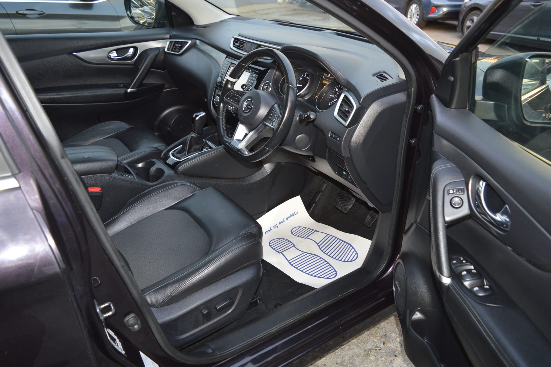 Nissan QASHQAI AUTO - Image 14