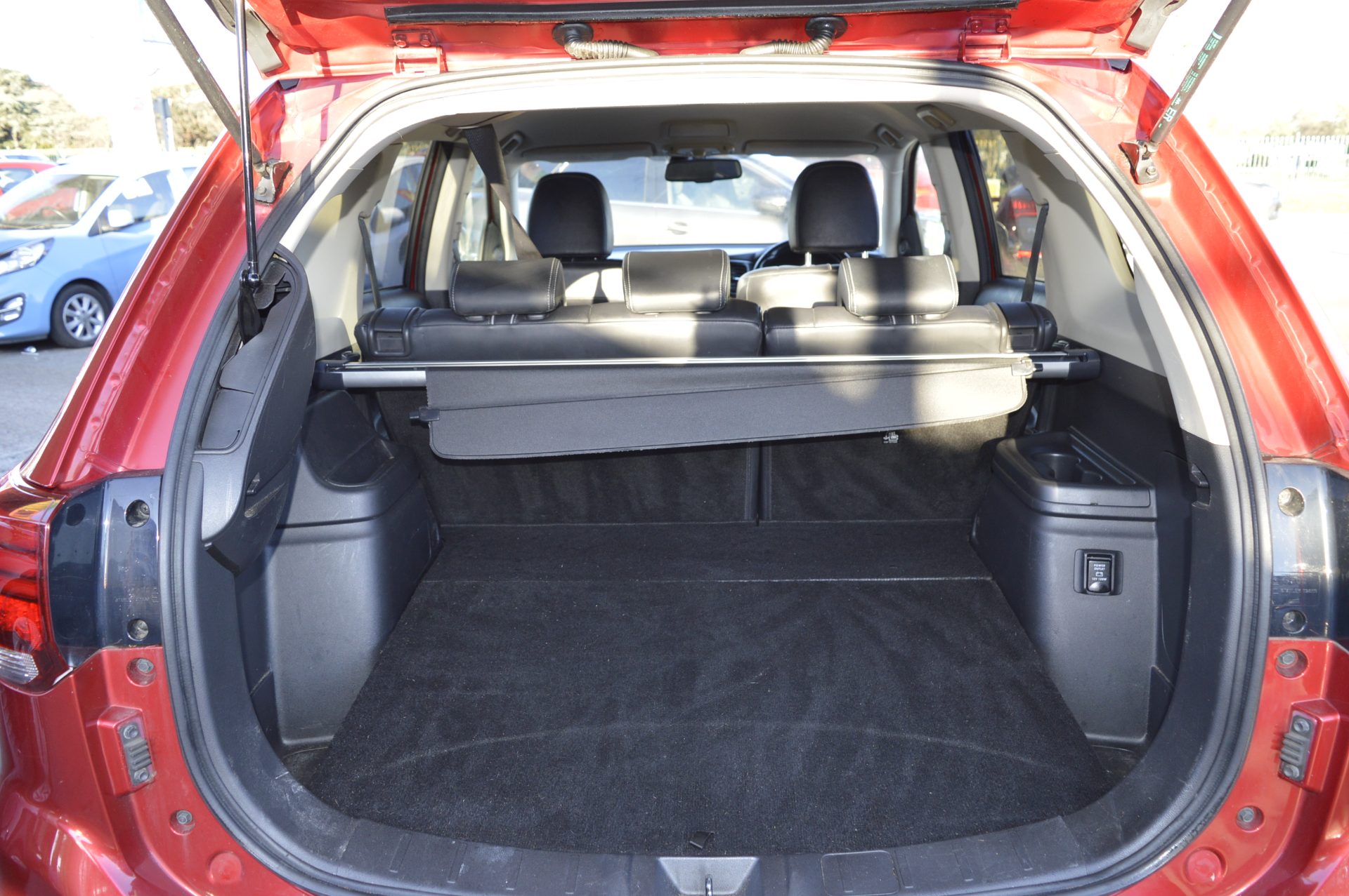 Mitsubishi Outlander - Image 9