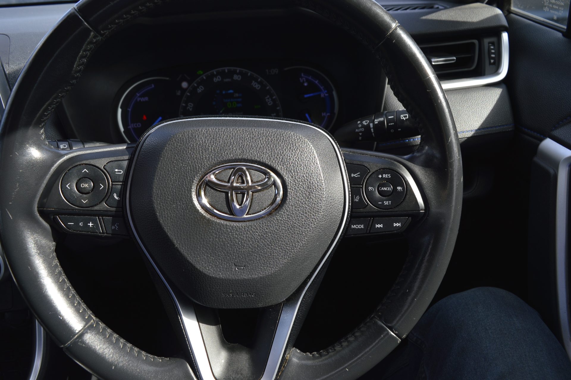 TOYOTA RAV-4 HYBRID - Image 17