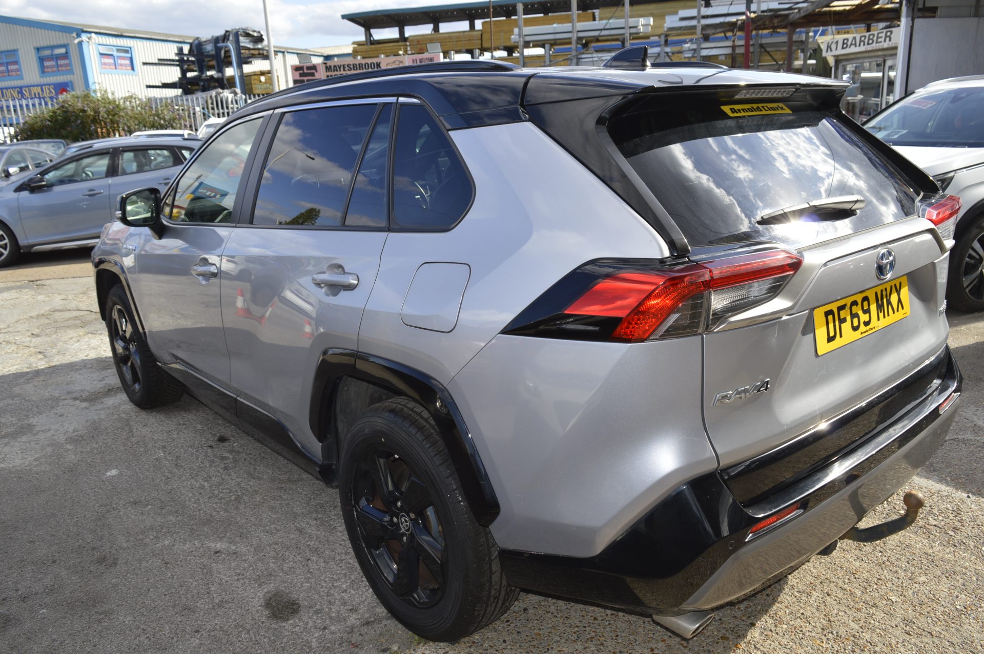 TOYOTA RAV-4 HYBRID - Image 4