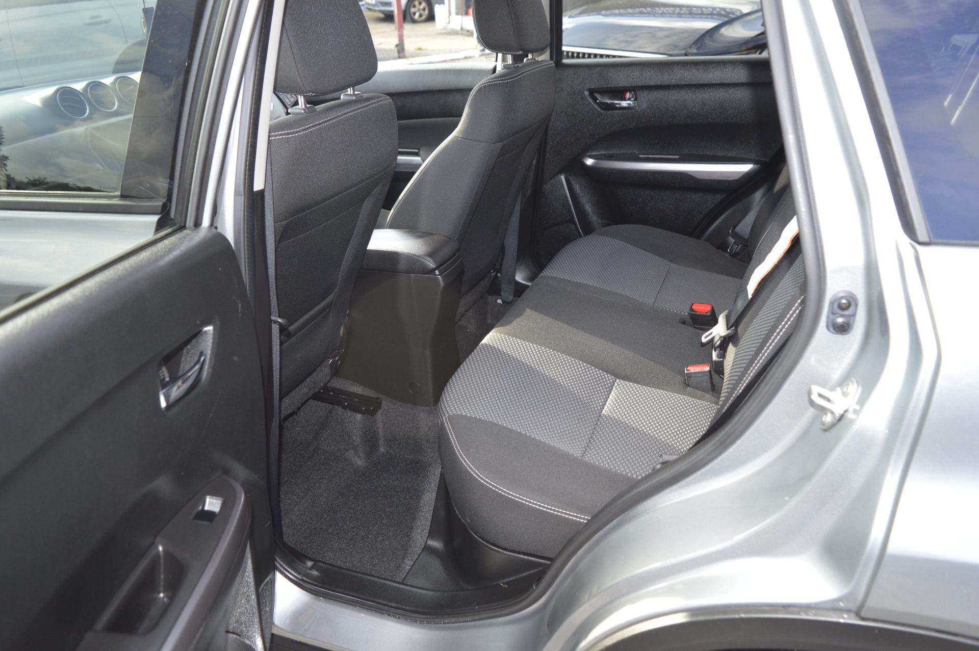 Suzuki VITARA AUTO PETROL - Image 11